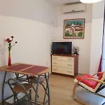 Ana - Wake Up To The Sea, Balcony, Terrace, Garden & Parking, - Dalmatia *