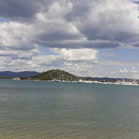 Ana With Sea View, Balcony, Garden & Bbq, - Dalmatia Apartmán Murter