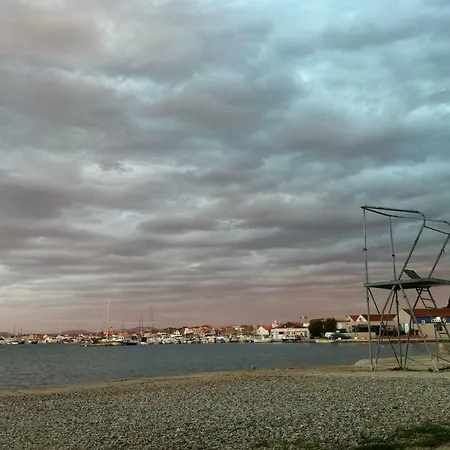 Appartement Ana - Wake Up To The Sea, Balcony, Terrace, Garden & Parking, - Dalmatia Murter