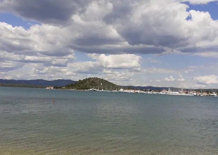 Ana - Wake Up To The Sea, Balcony, Terrace, Garden & Parking, - Dalmatia Appartamento Murter