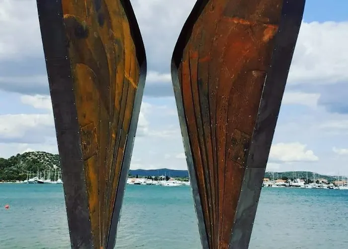 Ana - Wake Up To The Sea, Balcony, Terrace, Garden & Parking, - Dalmatia Daire *