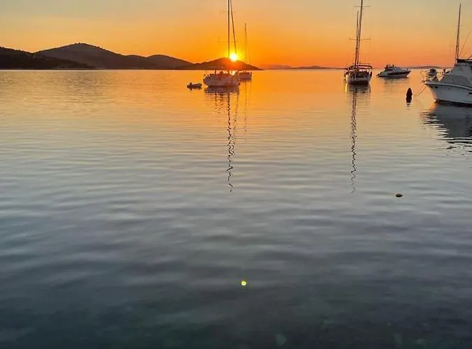 Daire Ana - Wake Up To The Sea, Balcony, Terrace, Garden & Parking, - Dalmatia