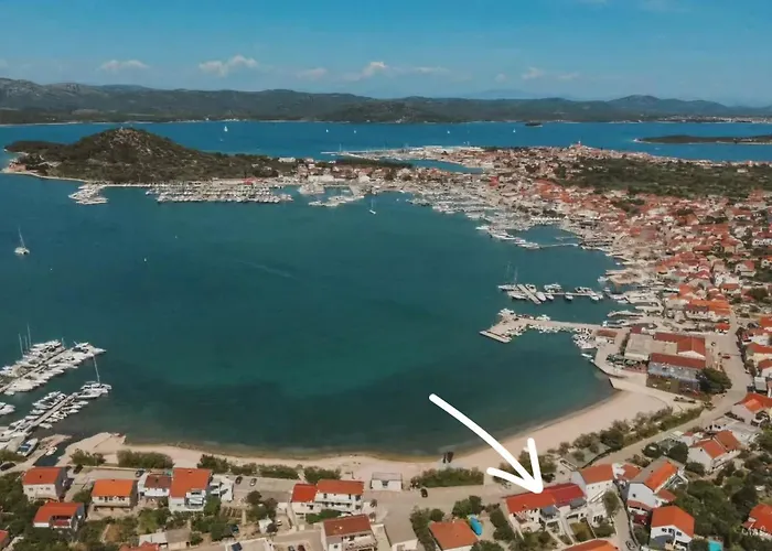 Lägenhet Ana - Wake Up To The Sea, Balcony, Terrace, Garden & Parking, - Dalmatia