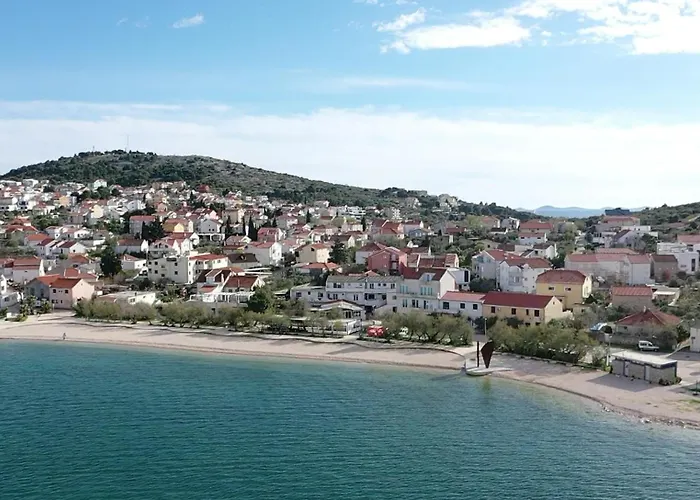 Ana - Wake Up To The Sea, Balcony, Terrace, Garden & Parking, - Dalmatia Daire Murter