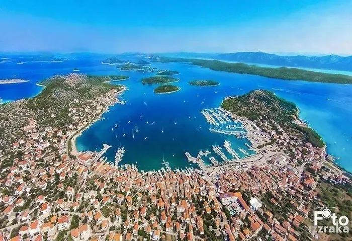 Ana - Wake Up To The Sea, Balcony, Terrace, Garden & Parking, - Dalmatia Murter