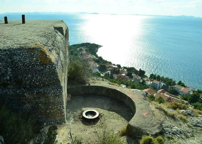 Ana - Wake Up To The Sea, Balcony, Terrace, Garden & Parking, - Dalmatia * Murter
