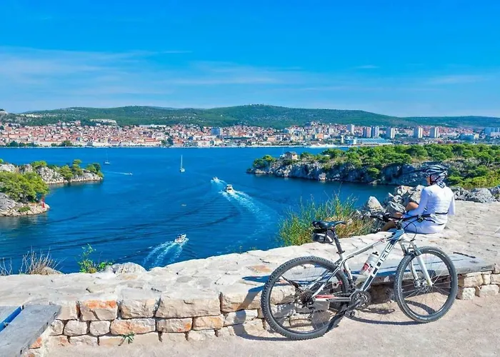 Ana - Wake Up To The Sea, Balcony, Terrace, Garden & Parking, - Dalmatia Apartament Murter