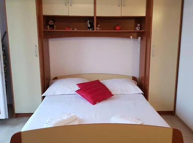 Apartament Ana - Wake Up To The Sea, Balcony, Terrace, Garden & Parking, - Dalmatia *