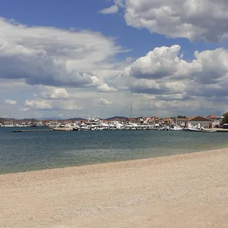 Ana - Wake Up To The Sea, Balcony, Terrace, Garden & Parking, - Dalmatia