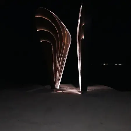 Ana - Wake Up To The Sea, Balcony, Terrace, Garden & Parking, - Dalmatia Appartamento *