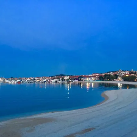 Ana - Wake Up To The Sea, Balcony, Terrace, Garden & Parking, - Dalmatia