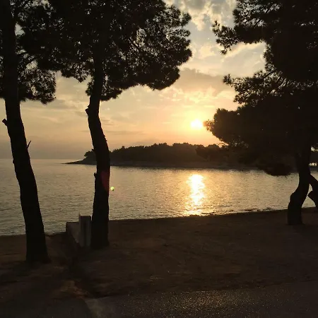 Ana - Wake Up To The Sea, Balcony, Terrace, Garden & Parking, - Dalmatia Murter