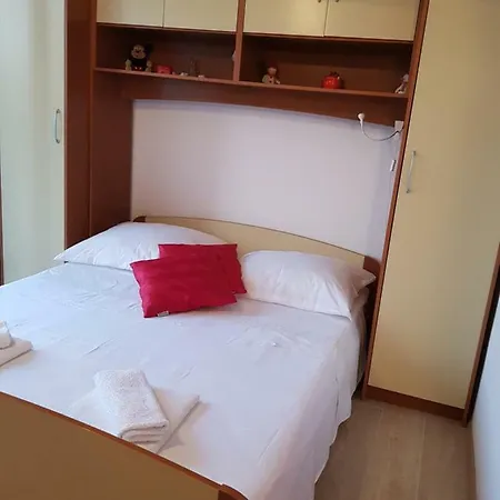 Ana - Wake Up To The Sea, Balcony, Terrace, Garden & Parking, - Dalmatia *