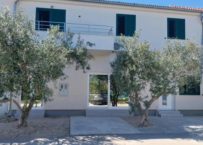 Ana - Wake Up To The Sea, Balcony, Terrace, Garden & Parking, - Dalmatia Apartman *