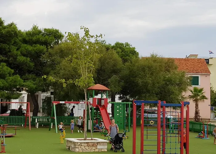 Ana - Wake Up To The Sea, Balcony, Terrace, Garden & Parking, - Dalmatia *